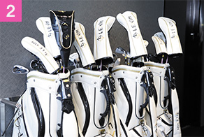 LEXIMのレンタルクラブをいつでも使用可能。左用、女性用なども各種取り揃えている